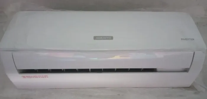 Ar condicionado Agratto 9 BTUs 220 Volts $1500 Faço a Entrega