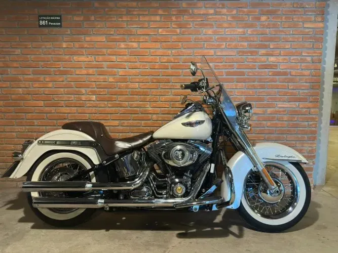 HARLEY-DAVIDSON DELUXE