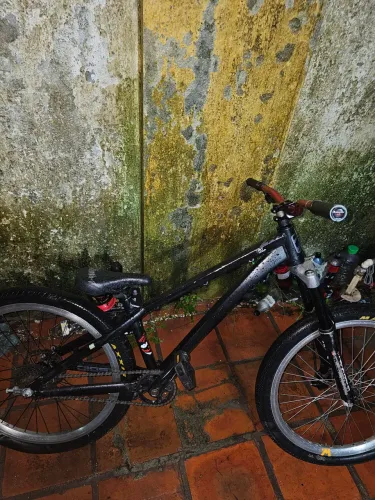 QUADRO GIOS DJ COM PE DE VELA DEORE 