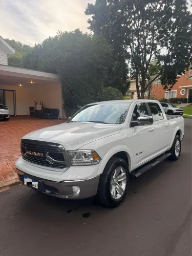Ram Classic Laramie 5.7 V8 16V Gasolina 4X4 Aut. 2023