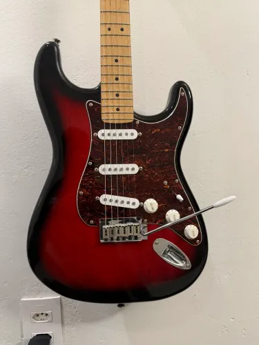 Vendo Guitarra Squier Standard 