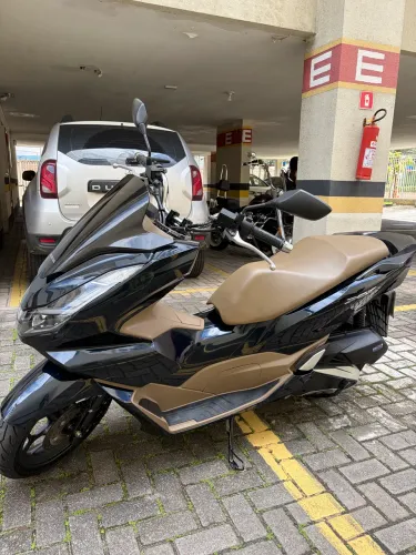 Vendo moto HONDA/PCX 160 DLX