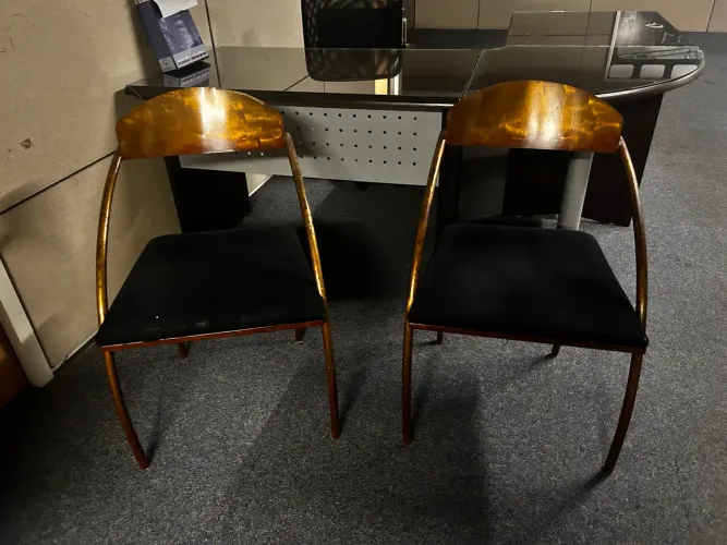 Par de Cadeiras Design em Metal Bronze - Estofadas