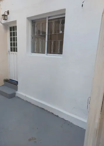 Aluguel de excelente casa de fundos em Santa Efigênia.