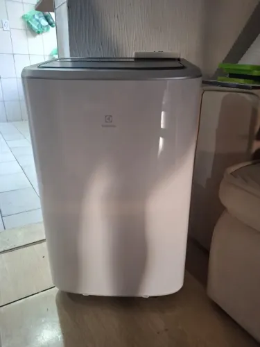 Ar-Condicionado Portátil Electrolux 12.000 BTUS Frio com Wi-fi Branco