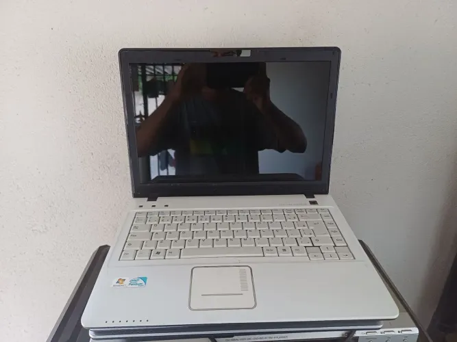 Positivo Premium com HD para retirada de peças