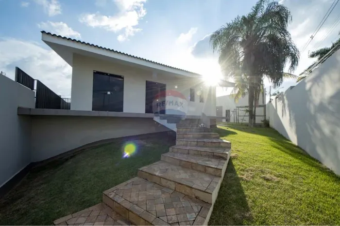 CASA + BARRACÃO 3 QUARTOS SENDO 2 SUÍTES E ÁREA GOURMET JARDIM BELA VISTA MONTE ALTO, SP