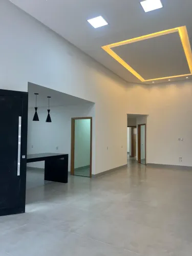 Linda casa térrea no Setor Faiçalville Com 250 m² de Lote 158 m² de Construção