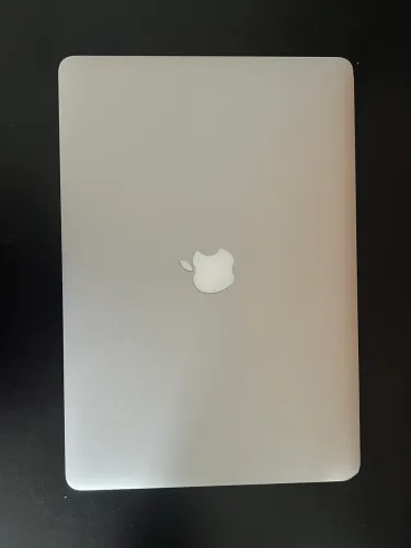 MacBook Pro 2015 i7 16gb ram 512 ssd