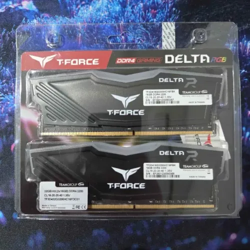 Memoria Team Group T-Force Delta, RGB, 32GB (2x16GB), DDR4, 3200MHz, CL16, Preta