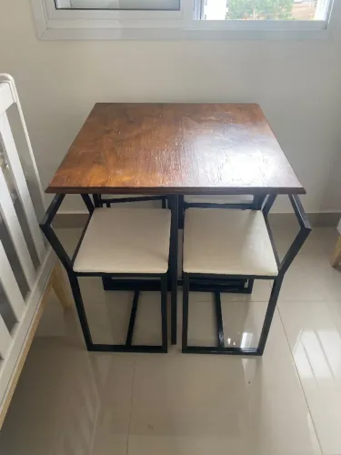 Mesa 4 banquetas