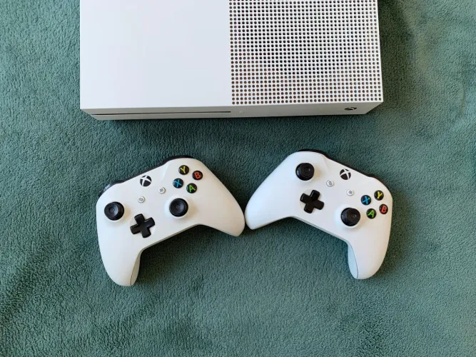 XBOX ONE S 1TB
