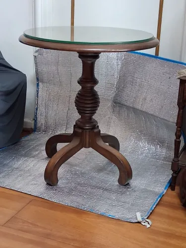 MESA ANTIGA LATERAL OU DE APOIO EM JACARANDA 