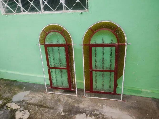 Duas janelas capelinha anos 80 