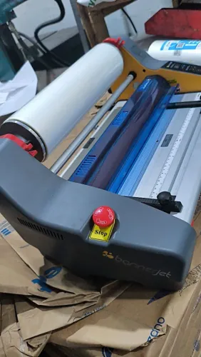 Plastificadora laminadora bannerjet