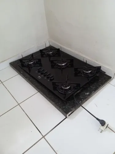 Vende-se fogão e pedra de mármore