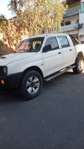 Mitsubishi L200 GL 2.5 4X4 CD Diesel 2010
