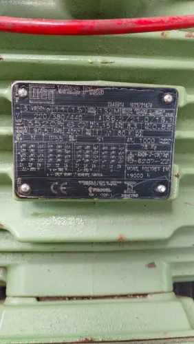 Vendo bomba usada de 15 hp en boa estado um preço bom 