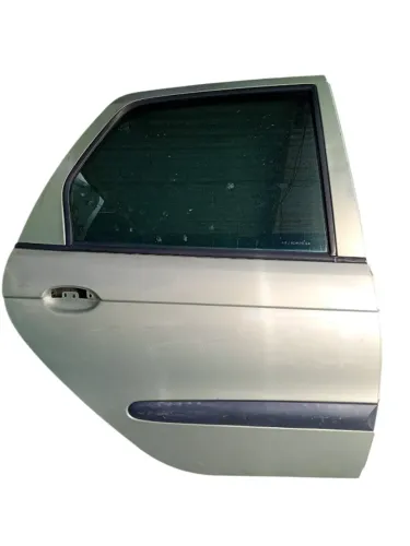 PORTA SCENIC MEGANE 1999 A 2007 TRASEIRA DIREITA
