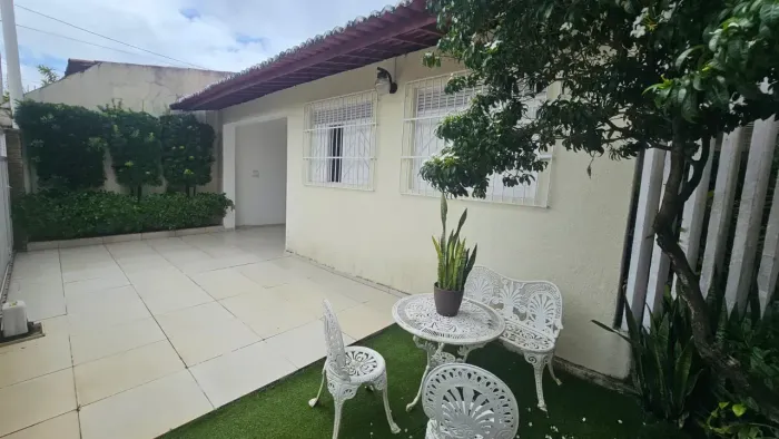 Oferta!! Casa em Neópolis com 4/4 Sendo 02 Suites ao lado da Av das Alagoas