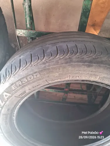 Vendo quatro pneus aro 16 e quatro aro 17