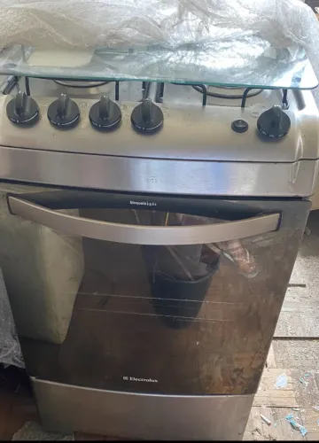 Fogão em inox 4 bocas Electrolux do chef 