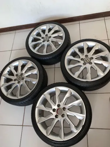 Rodas 195/40 R17 5 furos vw