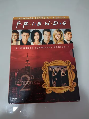 Box com 4 DVDs da segunda temporada Friends
