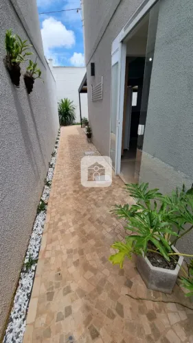 Casa de condomínio com 104m² para locação no bairro Granja Marileusa