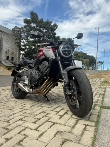 Vendo Honda CB650R super nova !!!!