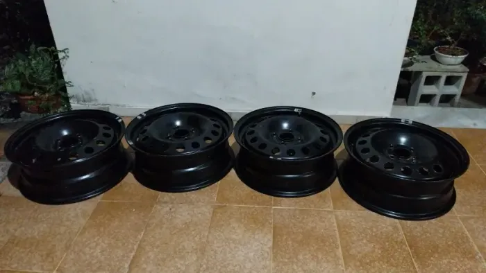 RODAS ARO 15 - WOLKSWAGEN POLO TRACK.
