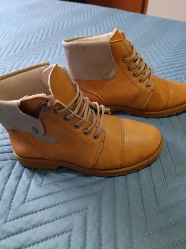Bota Menino 32