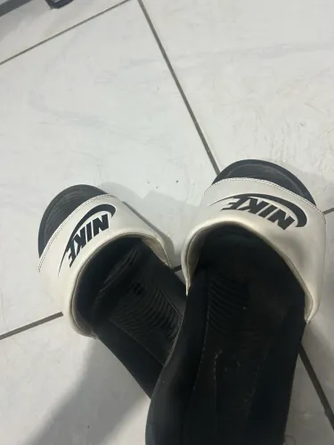 chinelo nike