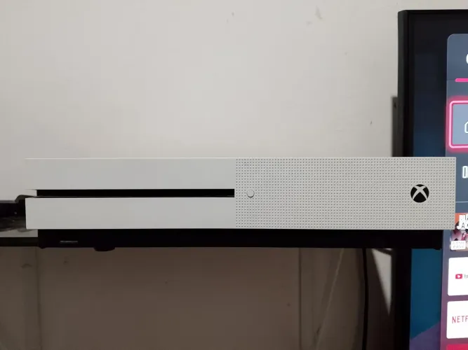 Vende se console Xbox s one 