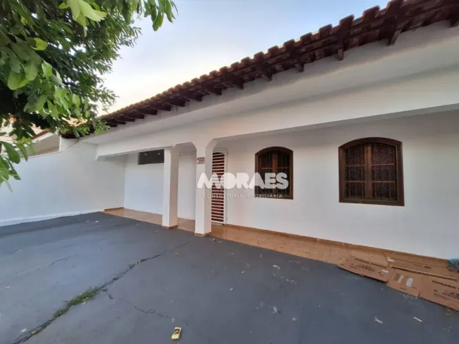 Casa com 4 quartos para alugar, 163 m² por R$ 4.000/mês - Vila Cidade Universitária - Baur