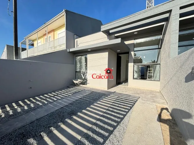 Casa com piscina e próximo do mar em Matinhos