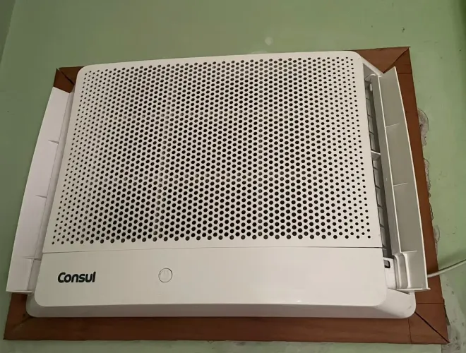 Ar condicionado 7.500 Btu 127v semi novo comprado em julho 2026