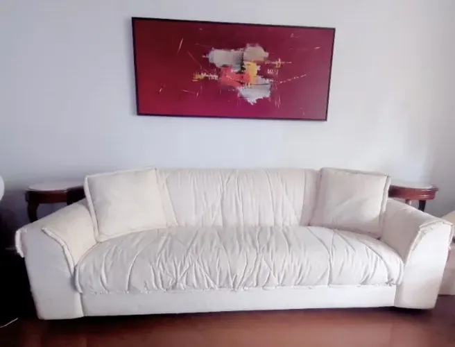Sofá confortável de 3 lugares