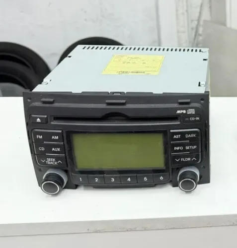 Rádio som automotivo original Hyundai i30 dos anos 2008 a 2012.