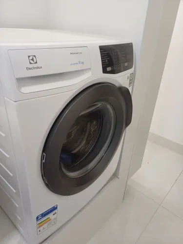 Lavadora Electrolux Premium Care Inverter 11kg - Abertura Frontal - Excelente Estado