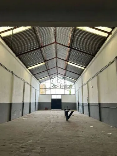 Galpão - Avenida Paris - Venda - Bonsucesso