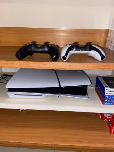 PlayStation 5 + 2 controles - OPORTUNIDADE ÚNICA 