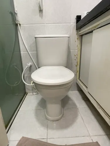 Vaso sanitário com caixa acoplada Elizabeth