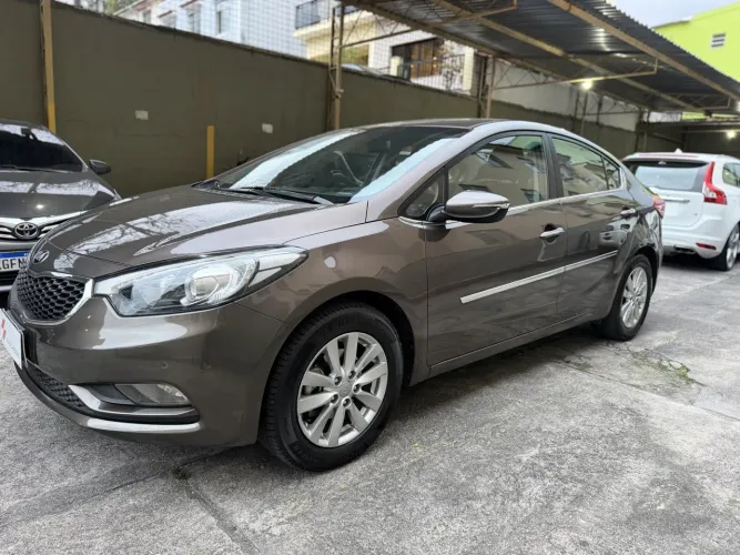 Kia Motors Cerato 1.6 16V Flex Aut. 2015