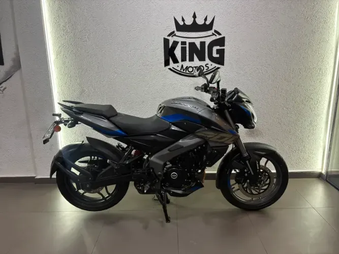 BAJAJ DOMINAR 200 2025