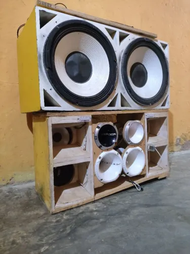 Vendo som bem conservado equipamentos todos em prefeito estado vai também uma bateria nova
