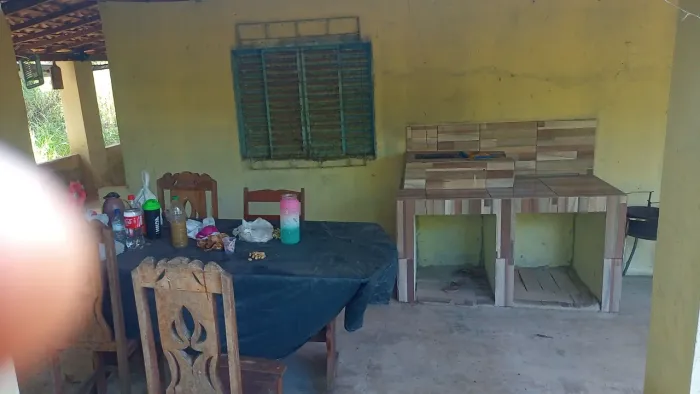 Sítio com casa grande 4 água com teieiro