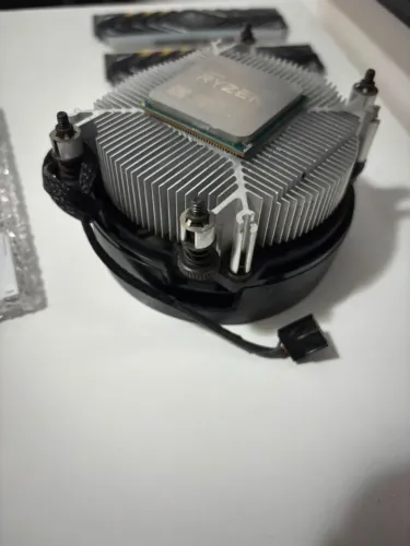 AMD Ryzen 5 4500 com cooler
