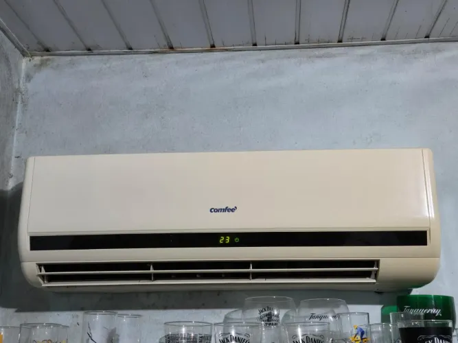 Ar-condicionado comfee 12.000BTUs