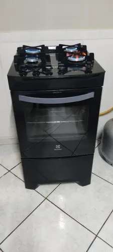 Fogão 4 bocas mesa de vidro Electrolux 